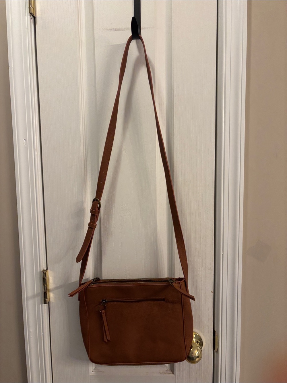Universal Thread Tan Leather-Texture Crossbody